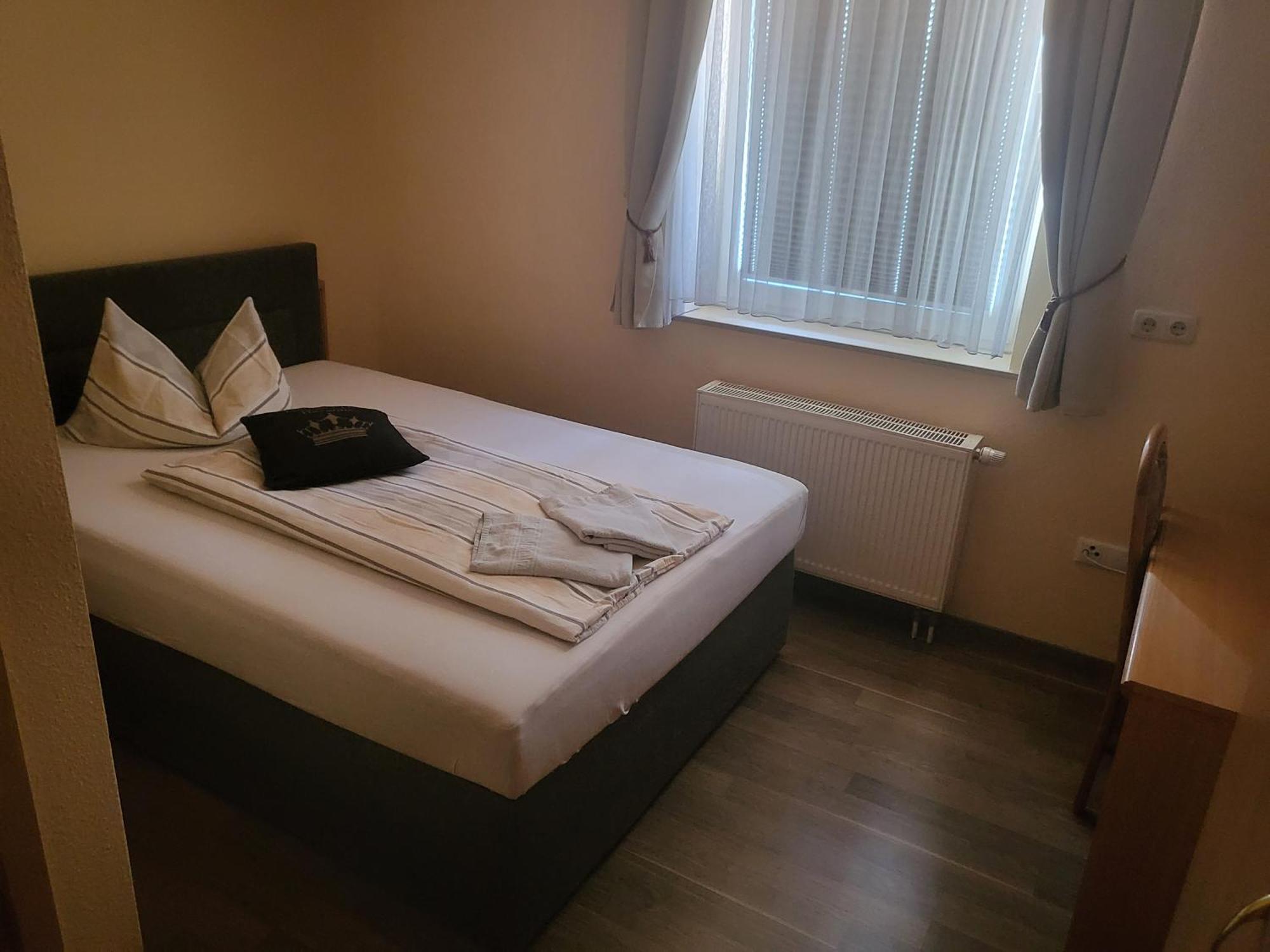 Pension Kuehnauer Hof Дессау Экстерьер фото